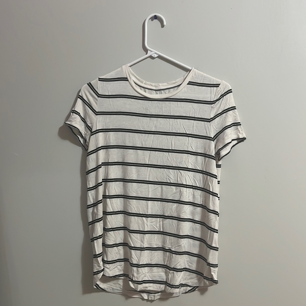 i’m selling a aeropostale top